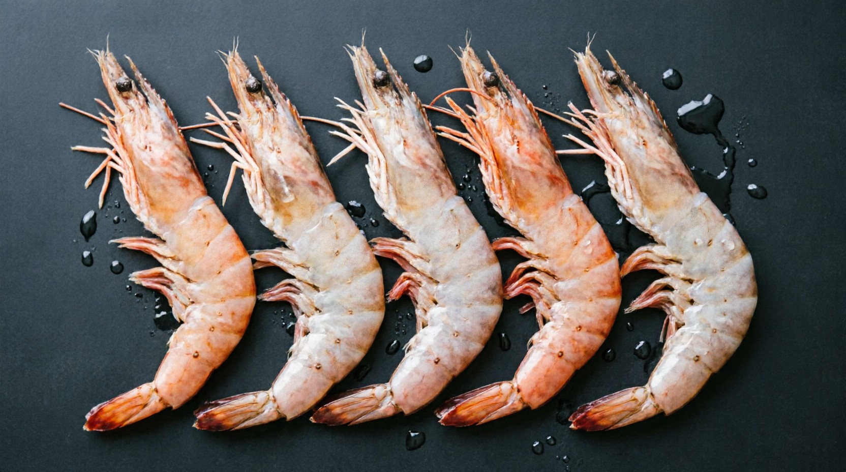 Vannamei white shrimp on ice